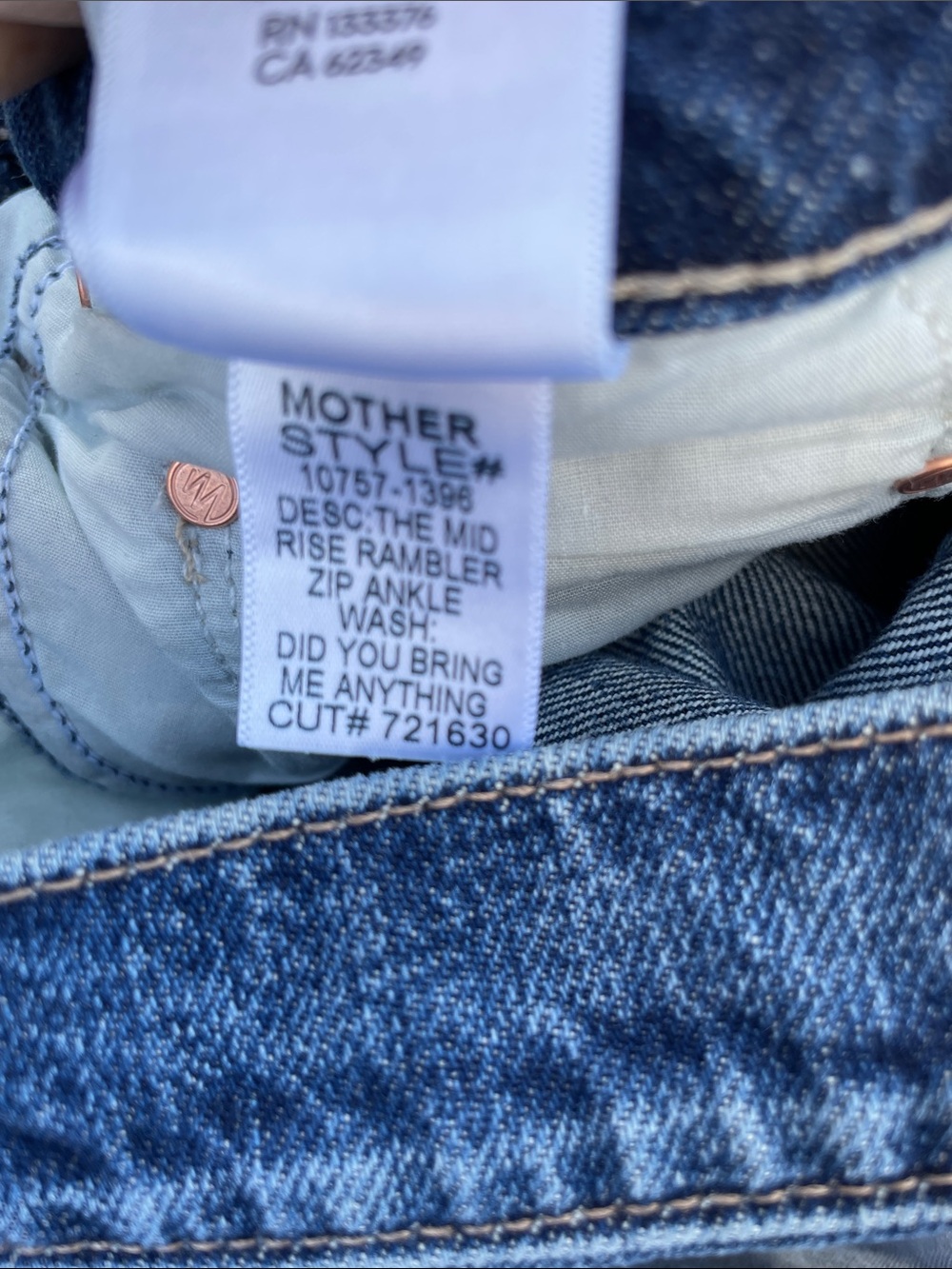 MOTHER *RAMBLER ZIP ANKLE MID RISE *DID YOU BRING ME ANYTHING *SIZE 29 *NWT 268. - Picture 9 of 12